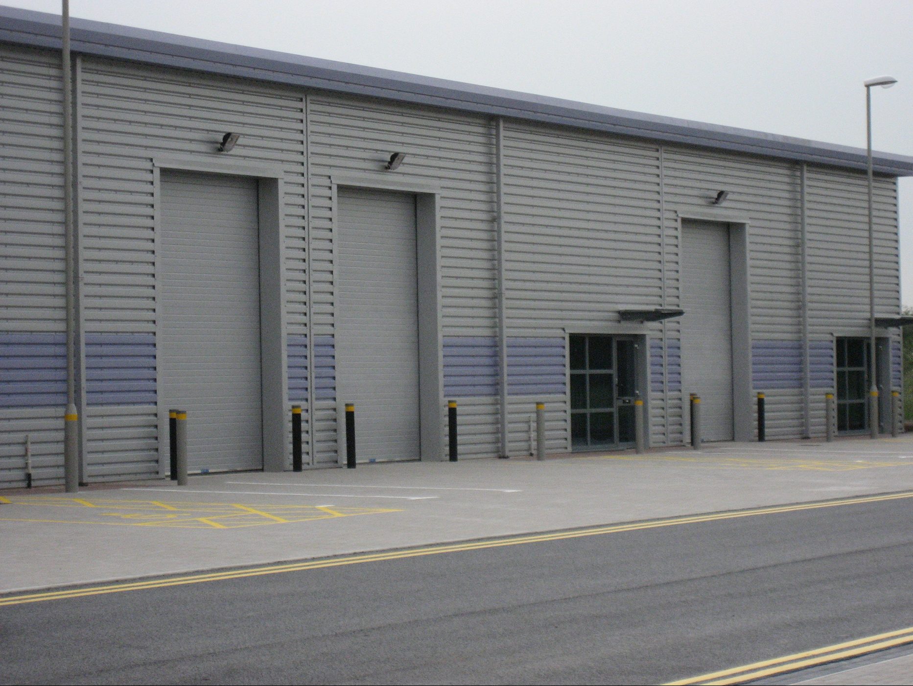 Tilbury Docks – Installation of sectional doors